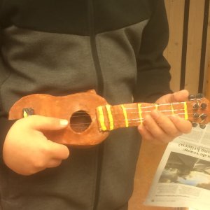 Ukulele - Jolet Leenhouts